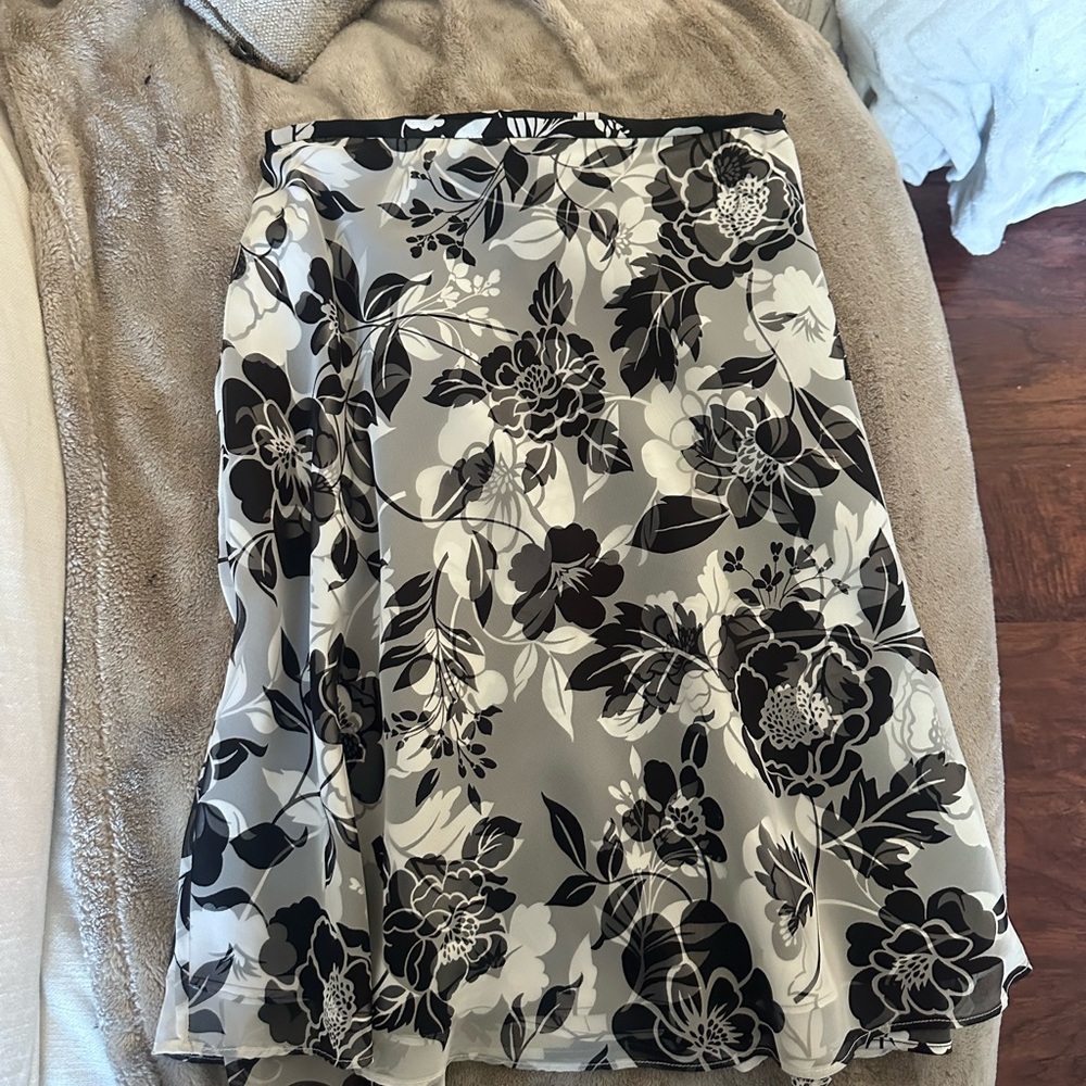 Black grey and white floral midi Y2K skirt